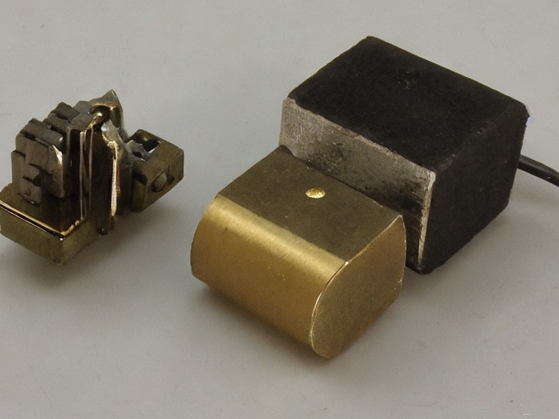 EEPROM应用DC/DC转换应用说明 1